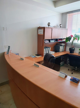 Slider image (7) Dr. Alejandro Lira Dale - Urologist